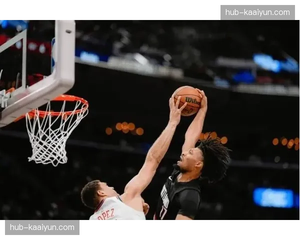 伦纳德复出贡献23分5助攻 快船外线火力全开止住颓势